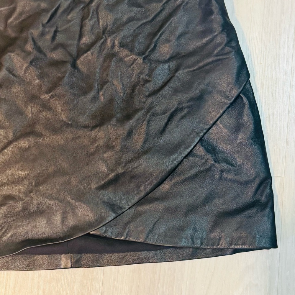 Banana Republic lamb leather Black Wrap Skirt NWOT size 8 - Picture 3 of 13